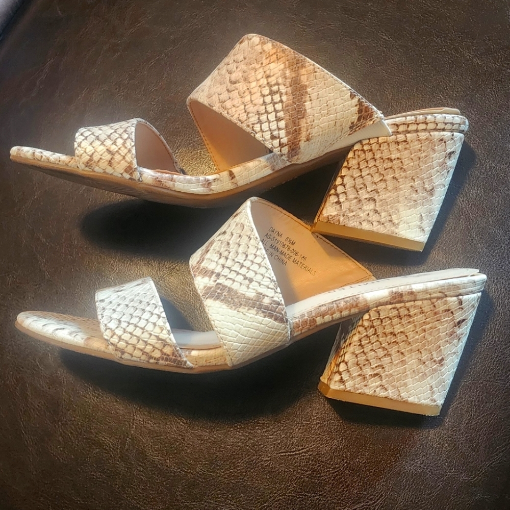 The Limited Slide Sandles with Heel